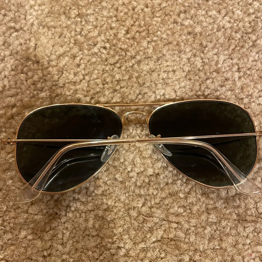 Ray-Ban Gold Aviator Sunglasses - Picture 4 of 16